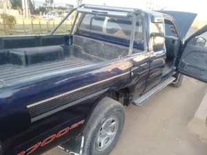 Toyota Hilux 1999 Blue