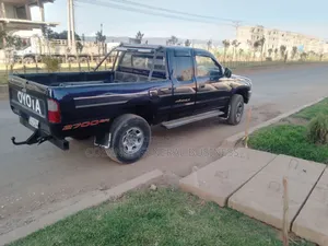 Toyota Hilux 1999 Blue