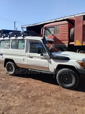 Toyota Land Cruiser 2009 White