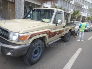 Toyota Land Cruiser 2009 Beige