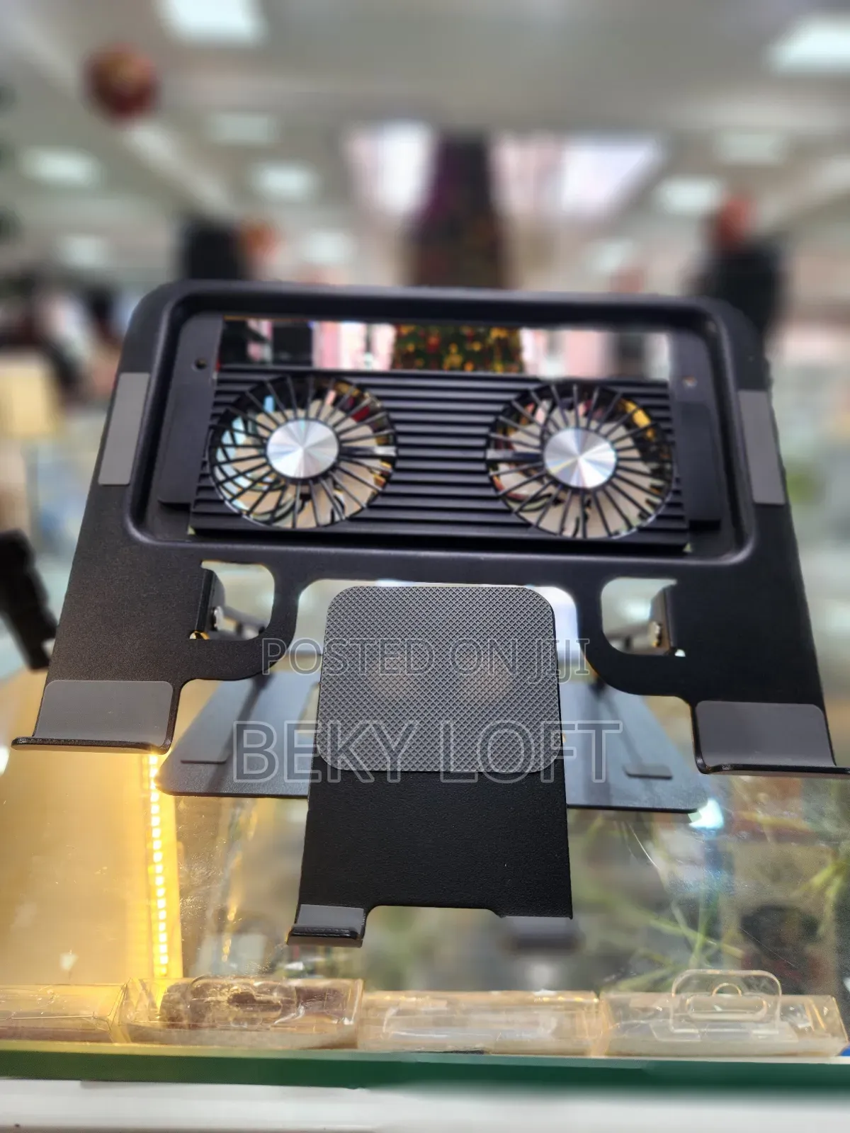 L07 Pc Stand With Fand and Phone Holder