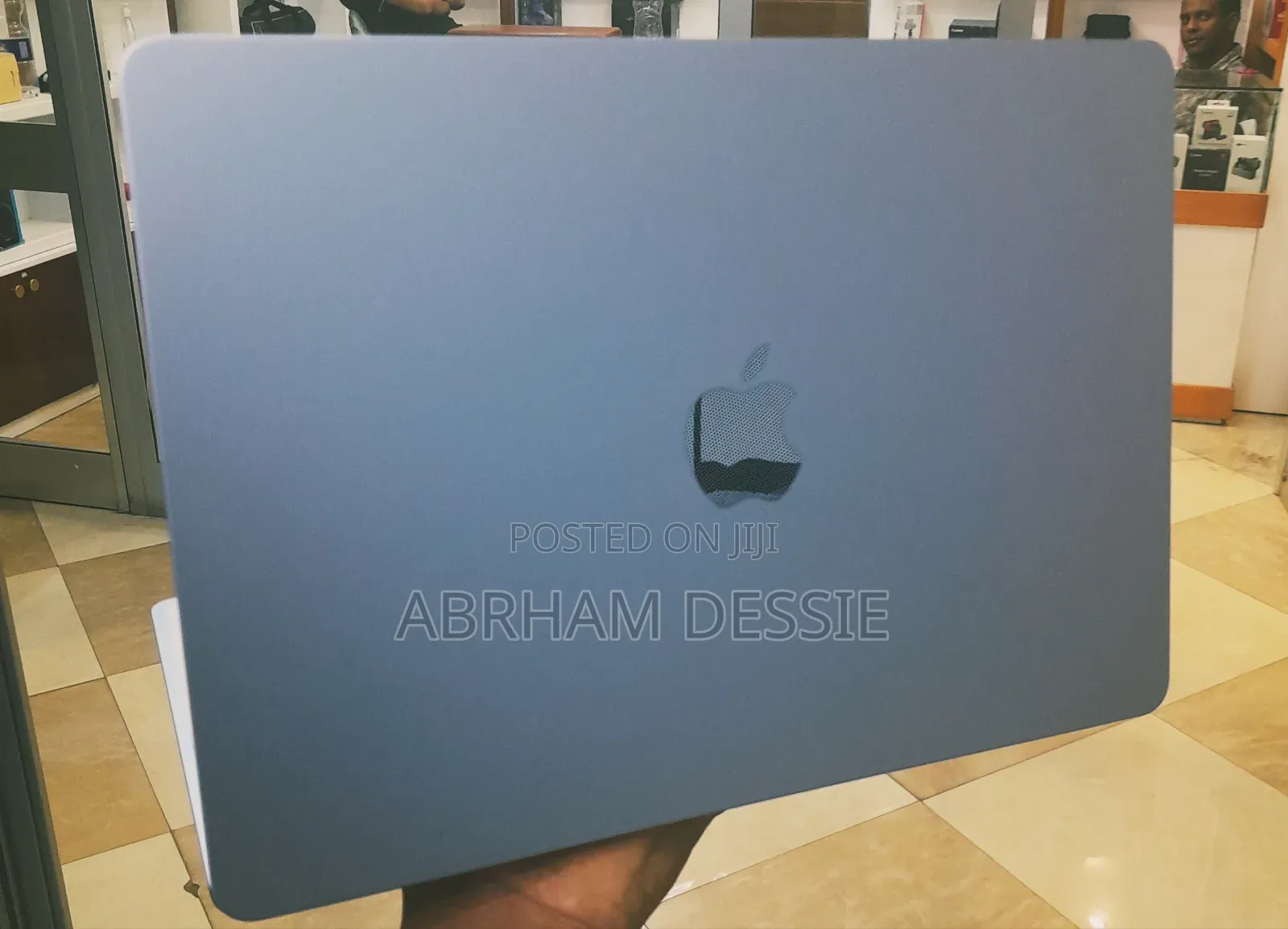 New Laptop Apple MacBook Air 2025 M4 13-Inch 16GB Apple M4 SSD 256GB