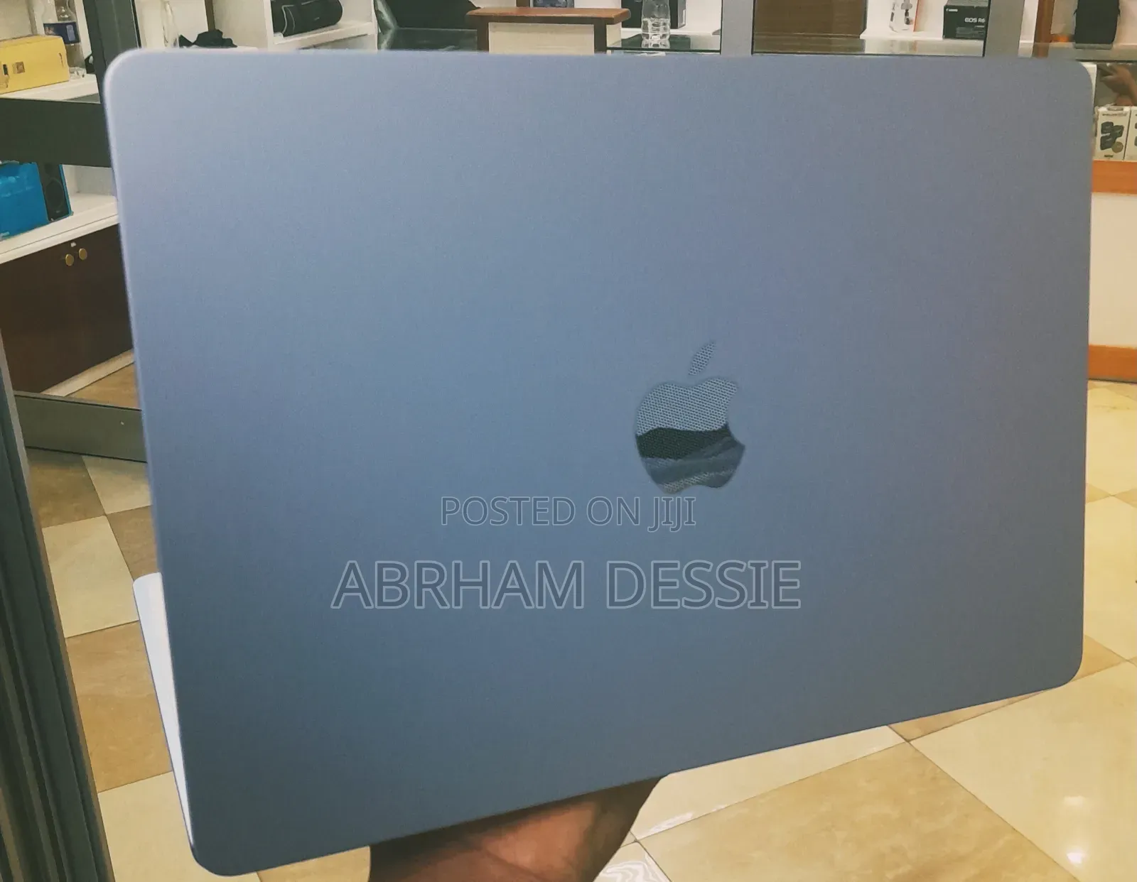 New Laptop Apple MacBook Air 2025 M4 13-Inch 16GB Apple M4 SSD 256GB