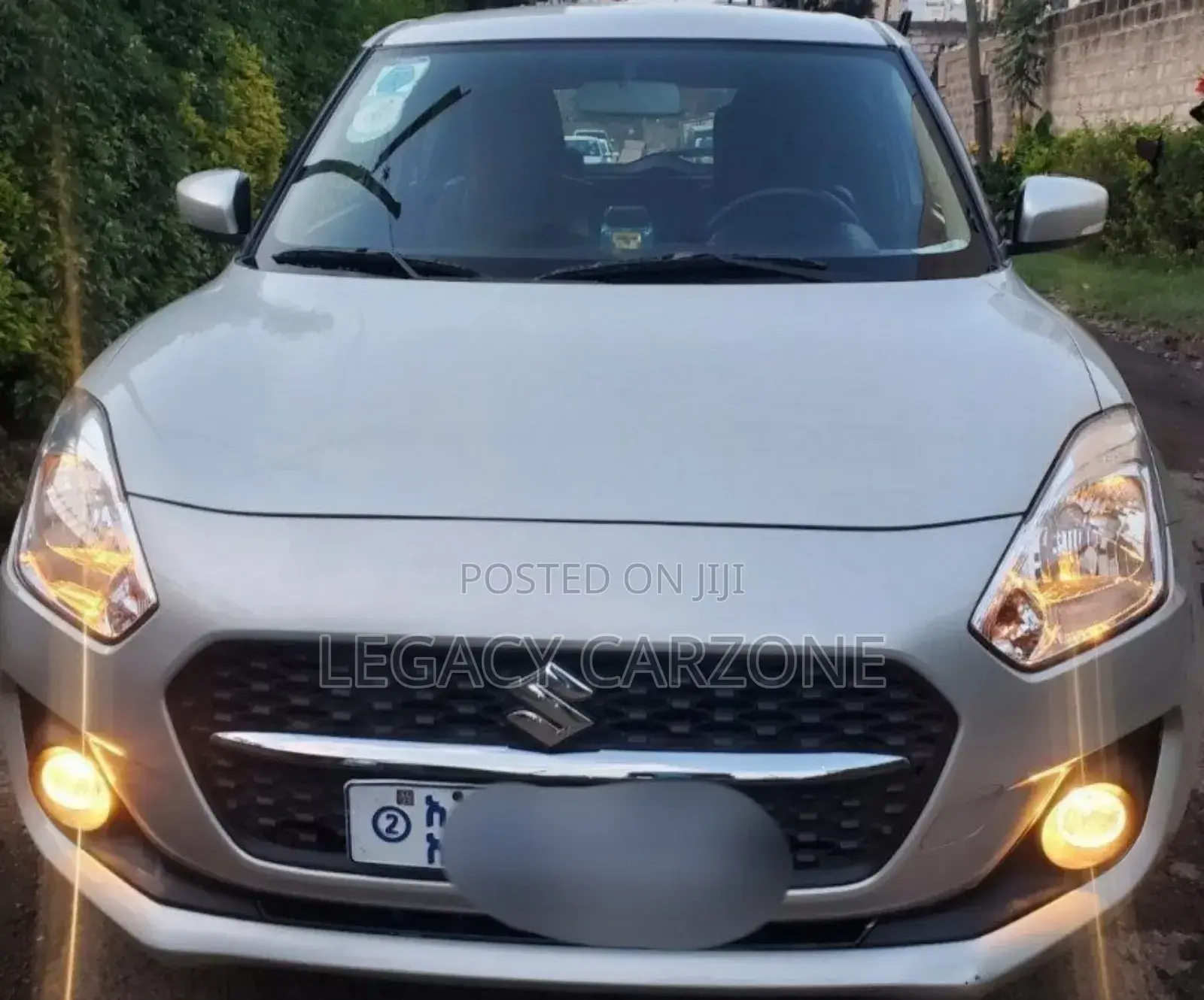 Suzuki Swift 2023 Silver