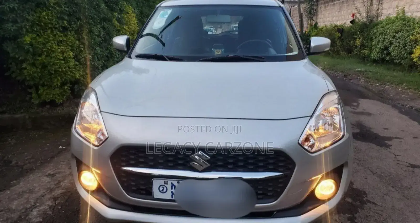 Suzuki Swift 2023 Silver