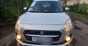 Suzuki Swift 2023 Silver
