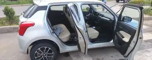 Suzuki Swift 2023 Silver