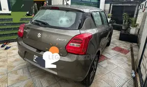Suzuki Swift 2022 Black