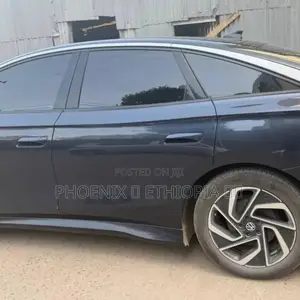 Volkswagen ID.7 2025 Gray
