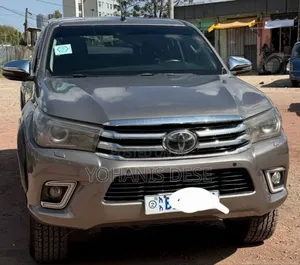 Toyota Hilux 2019 Teal