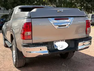 Toyota Hilux 2019 Teal