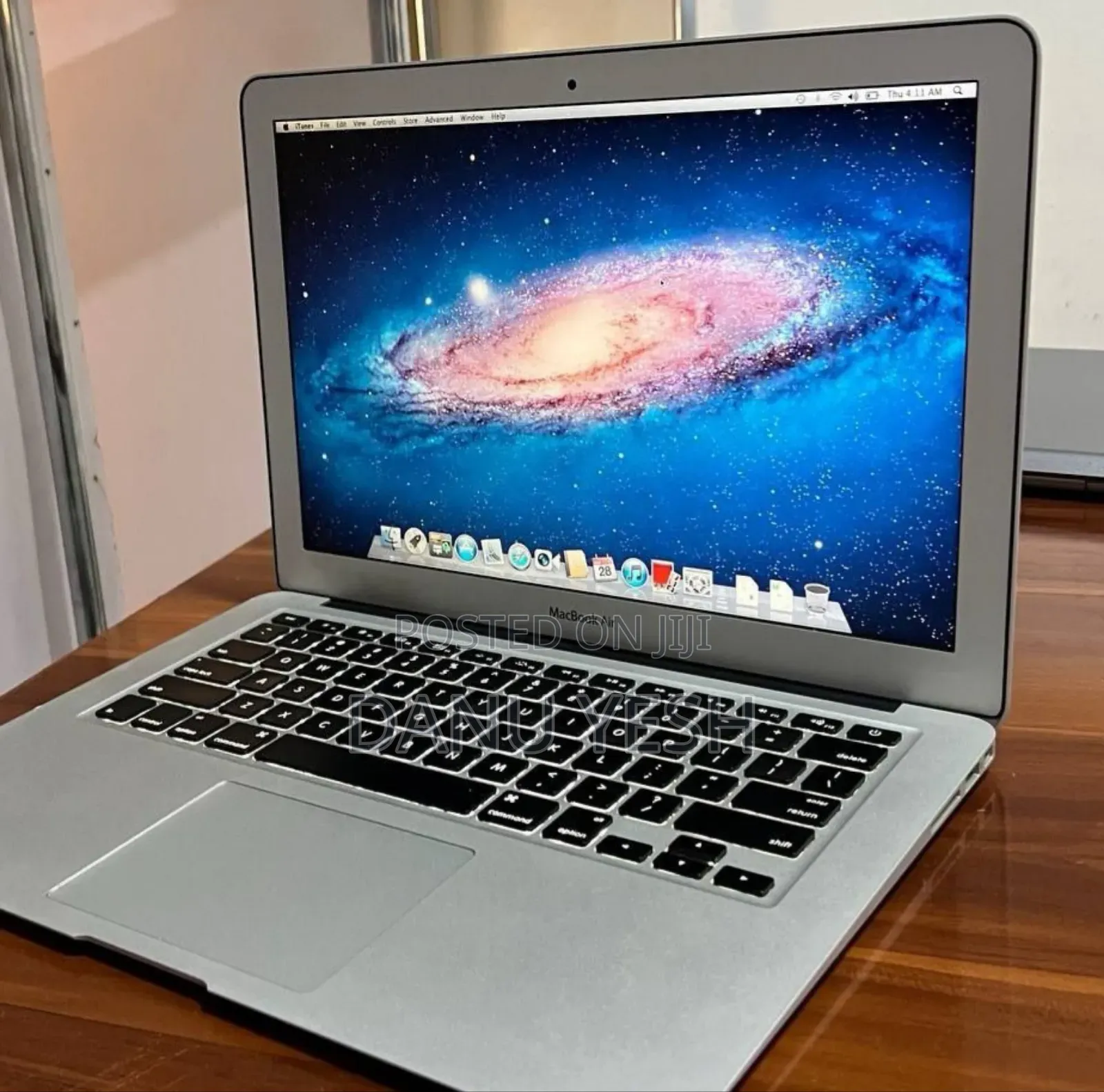 New Laptop Apple MacBook Air 2015 8GB Intel Core I5 SSD 256GB