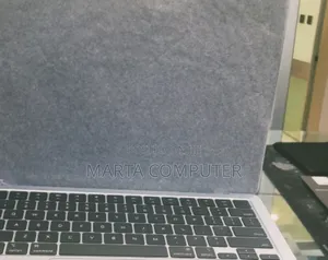 New Laptop Apple MacBook Air 2025 M4 13-Inch 16GB Apple M4 SSD 256GB