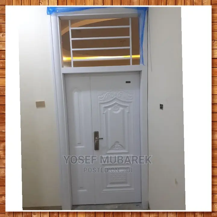 ውብ ጠንካራ በር