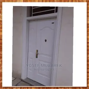 ውብ ጠንካራ በር