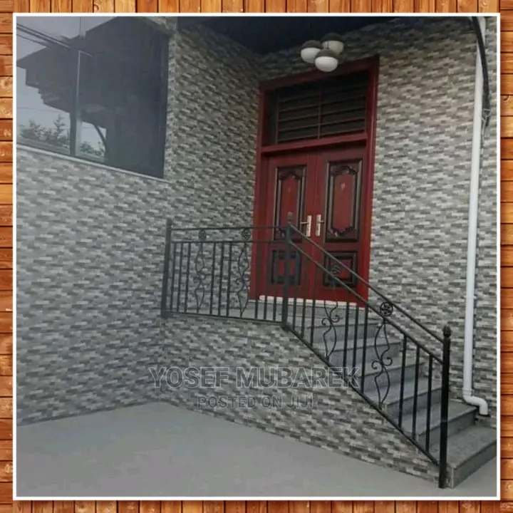 ውብ ጠንካራ በር