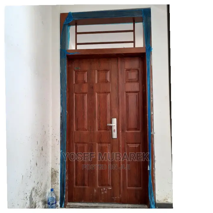 ውብ ጠንካራ በር