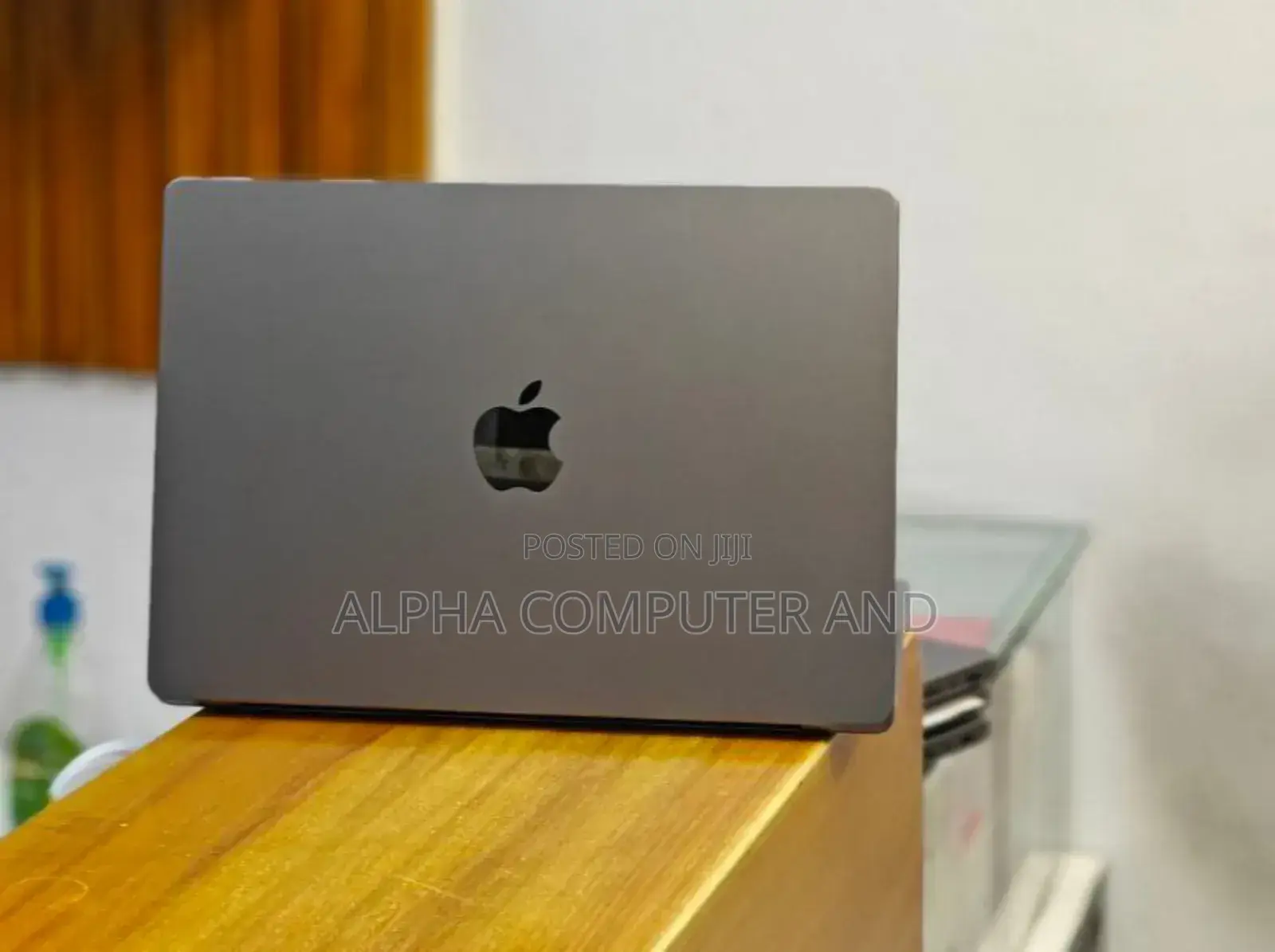 New Laptop Apple MacBook Pro M1 16GB Apple M1 Pro SSD 512GB