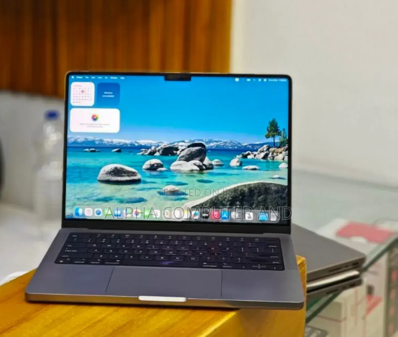 New Laptop Apple MacBook Pro M1 16GB Apple M1 Pro SSD 512GB