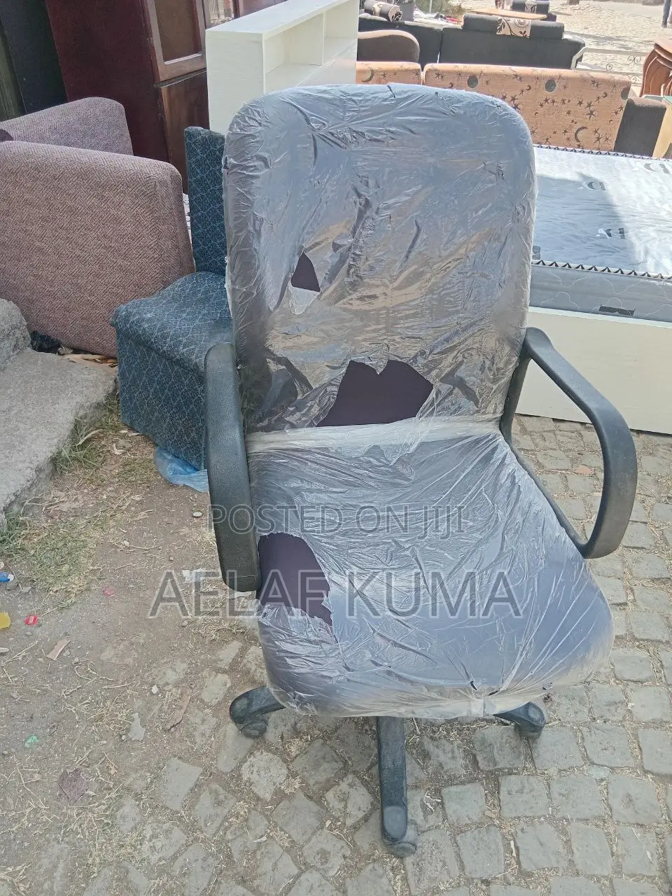 Modern Office Chair | 360° Rotatable | Adjustable Height