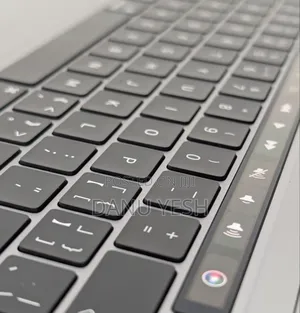 New Laptop Apple MacBook Pro 2022 M2 8GB Apple M1 SSD 256GB