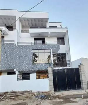 Furnished 9bdrm Townhouse/Terrace in Sumit Golagul, Yeka for sale