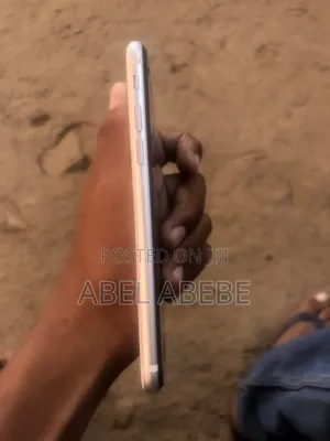 Apple iPhone SE (2022) 64 GB White