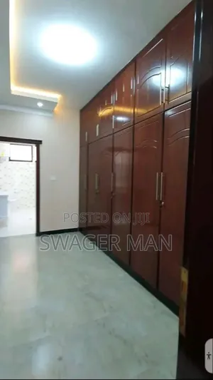 Furnished 9bdrm Townhouse/Terrace in Ayat Compaund, Yeka for sale