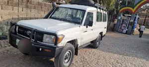 Toyota Land Cruiser 2011 White