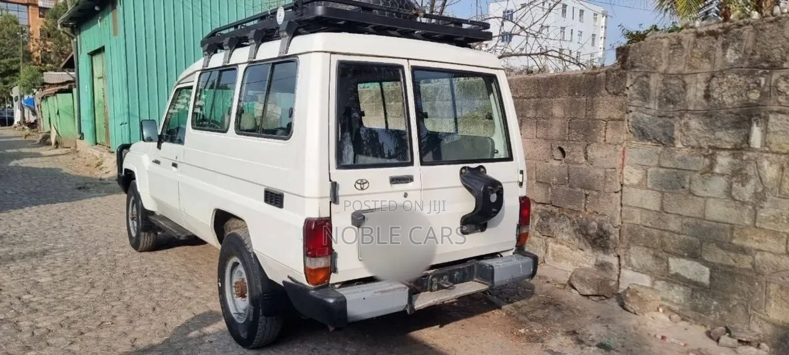 Toyota Land Cruiser 2011 White