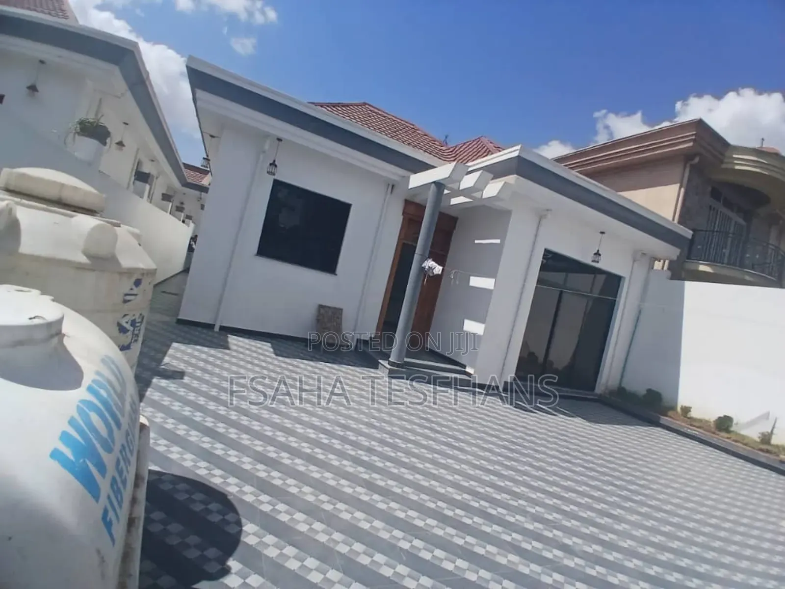 4bdrm House in Viila, Bole for rent