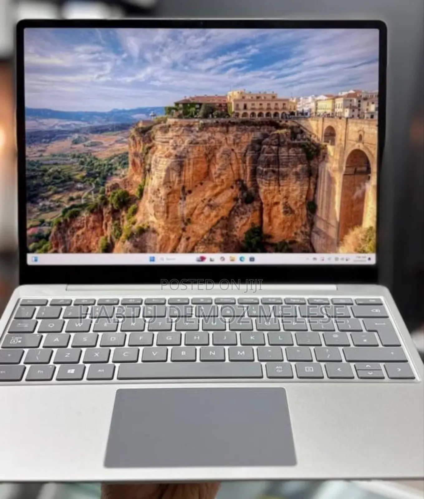 New Laptop Microsoft Surface Go 8GB Intel Core I5 SSD 256GB