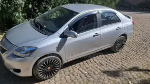Toyota Yaris 1.3 2006 Silver