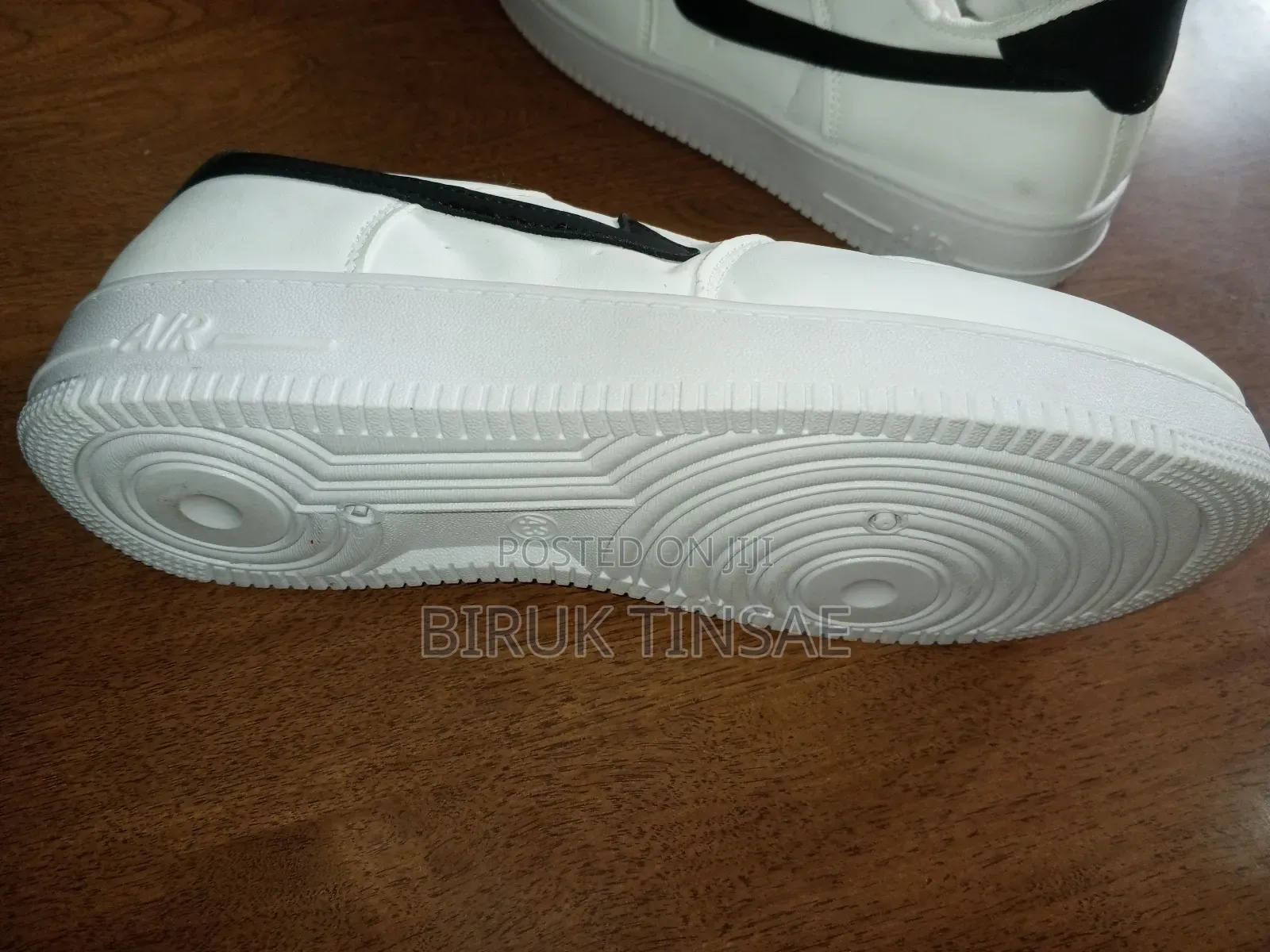 Nike Air Force1 Brand New 43 Kutr