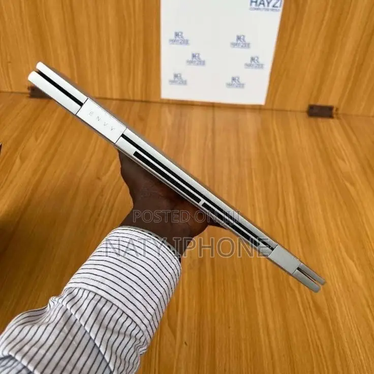 Laptop HP Envy X360 12GB Intel Core 7 SSD 256GB