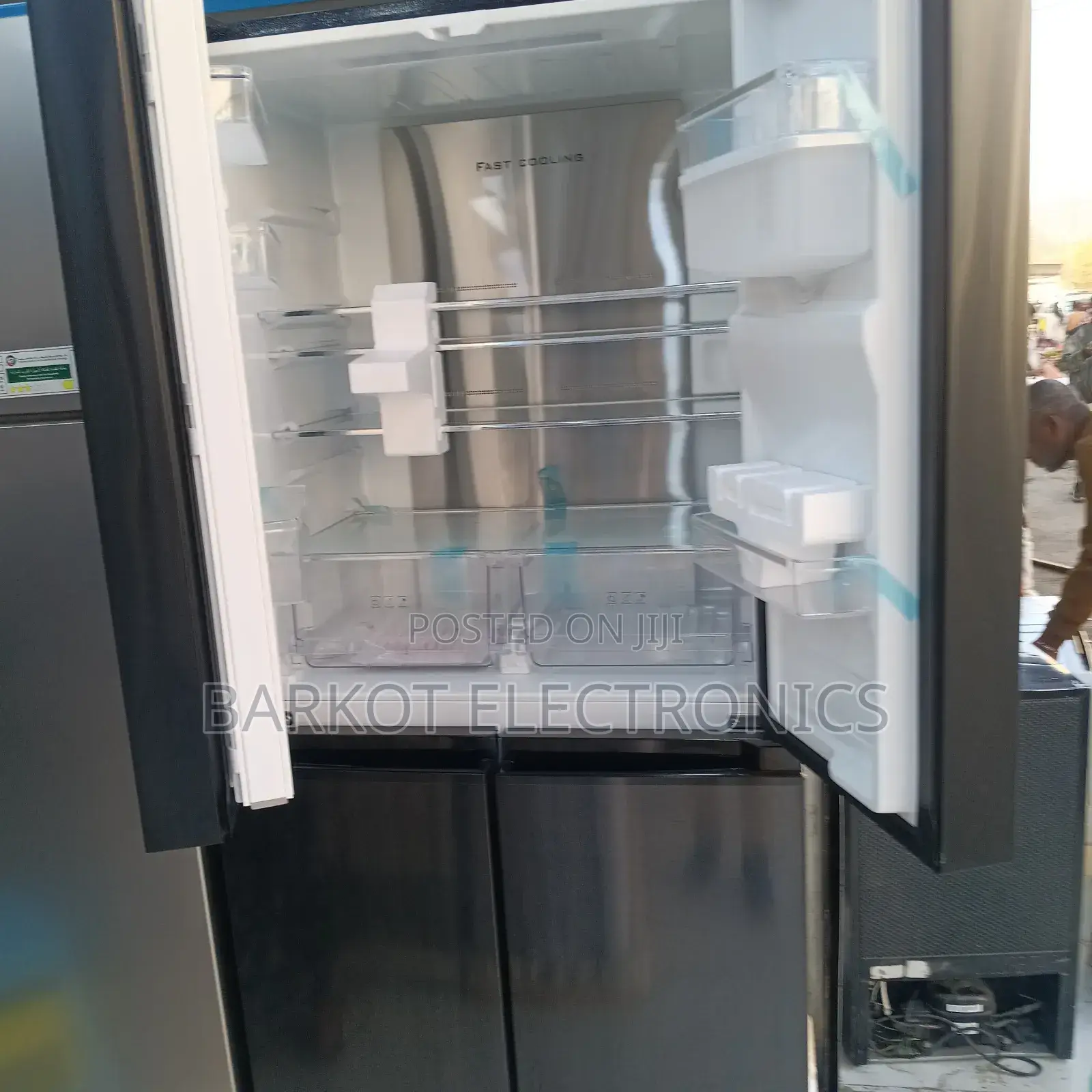 Centerpont Refigerator Model 650l Brand Bale 4 Ber