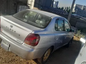 Toyota Platz 2001 Silver