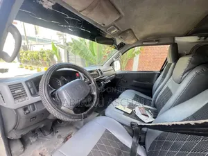 Toyota HiAce 2013 White