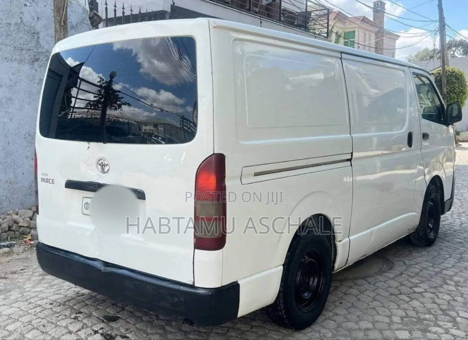 Toyota HiAce 2013 White