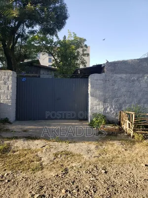 6bdrm House in ሳርቤት, Nifas Silk-Lafto for sale