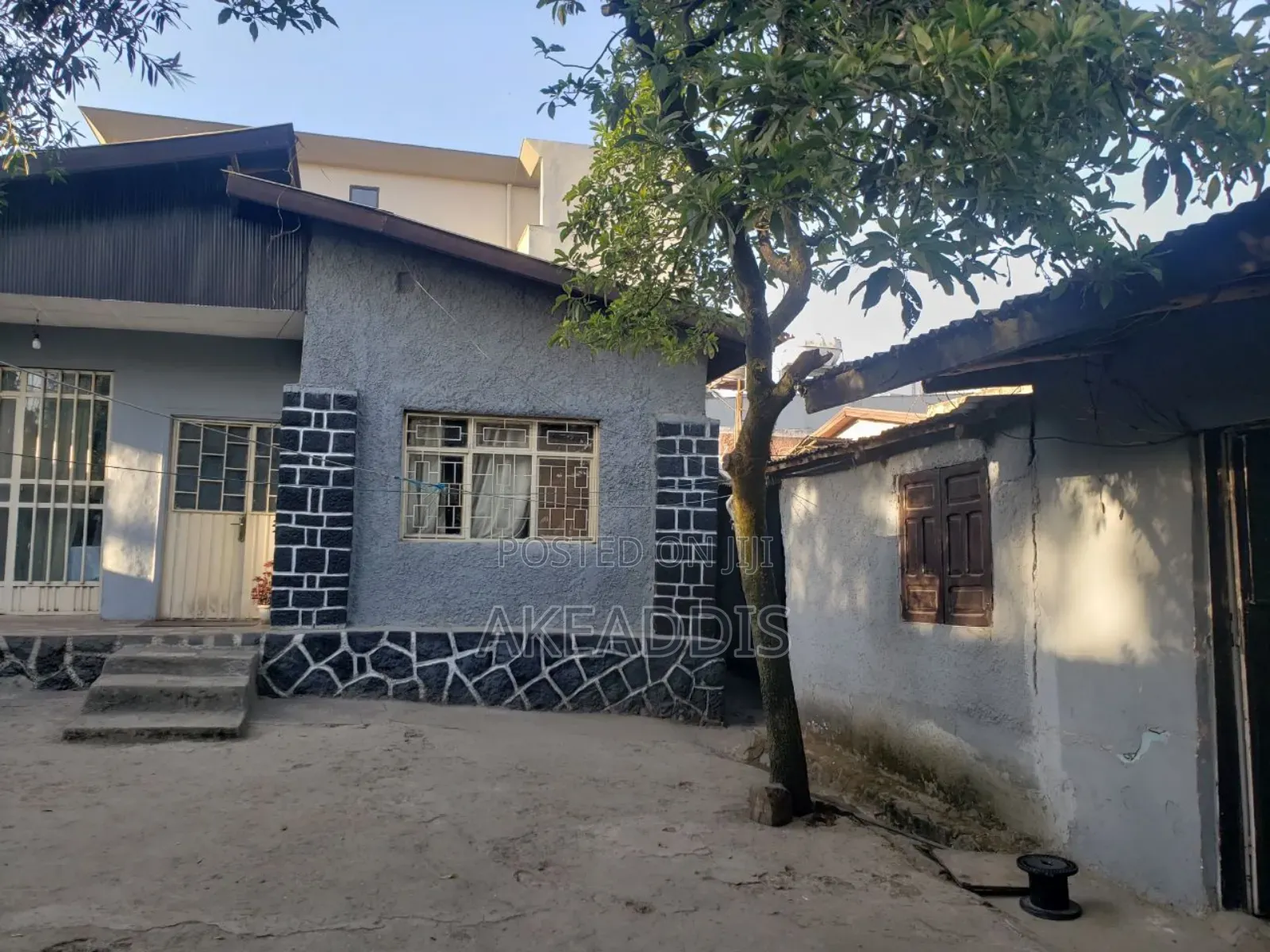 6bdrm House in ሳርቤት, Nifas Silk-Lafto for sale