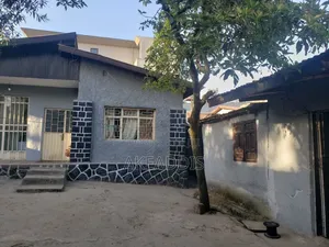 6bdrm House in ሳርቤት, Nifas Silk-Lafto for sale