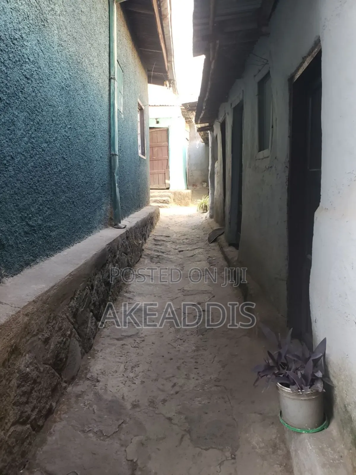 6bdrm House in ሳርቤት, Nifas Silk-Lafto for sale
