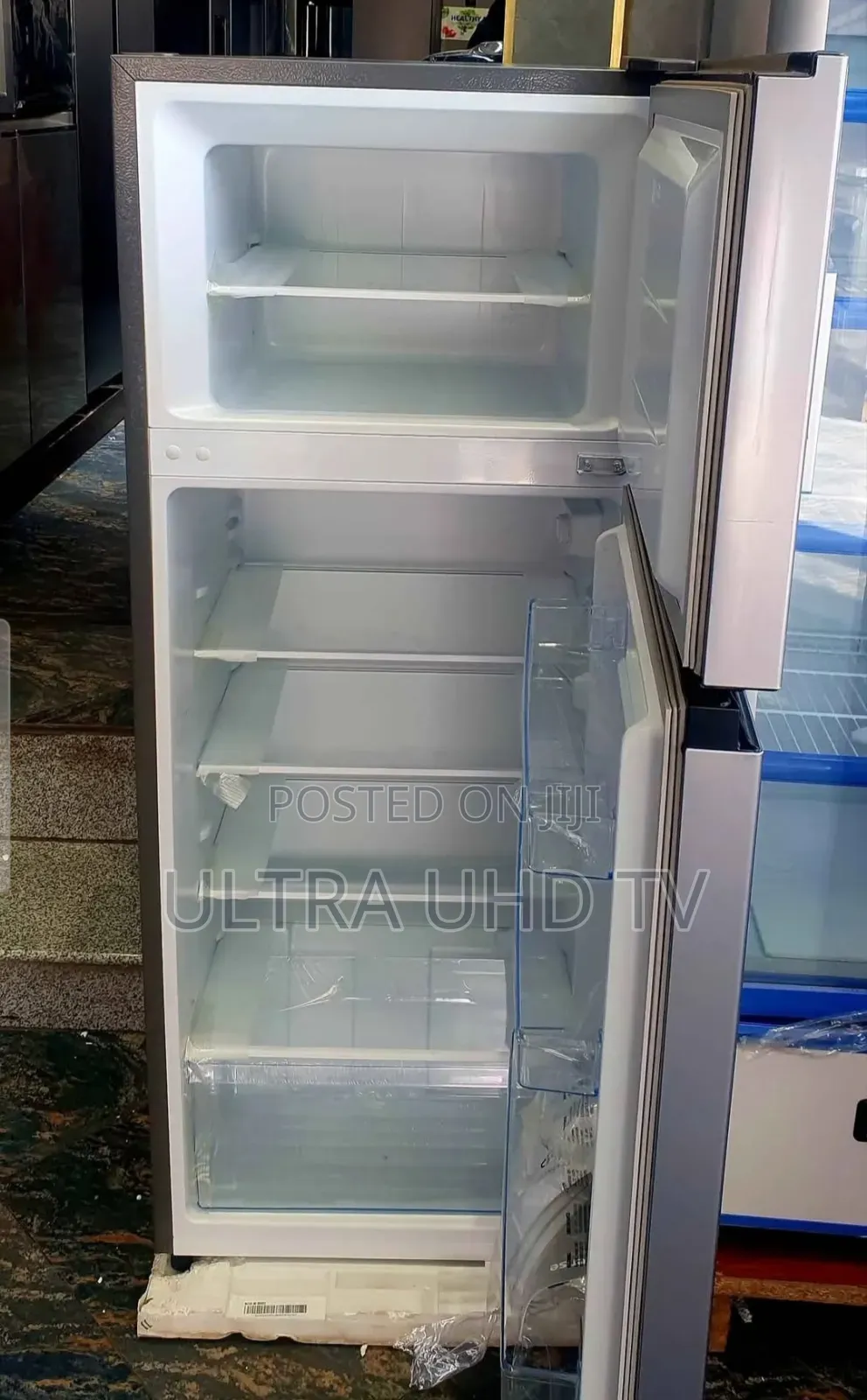 Hisense Top-Freezer Refrigerator. It Has a Total Capacity 270