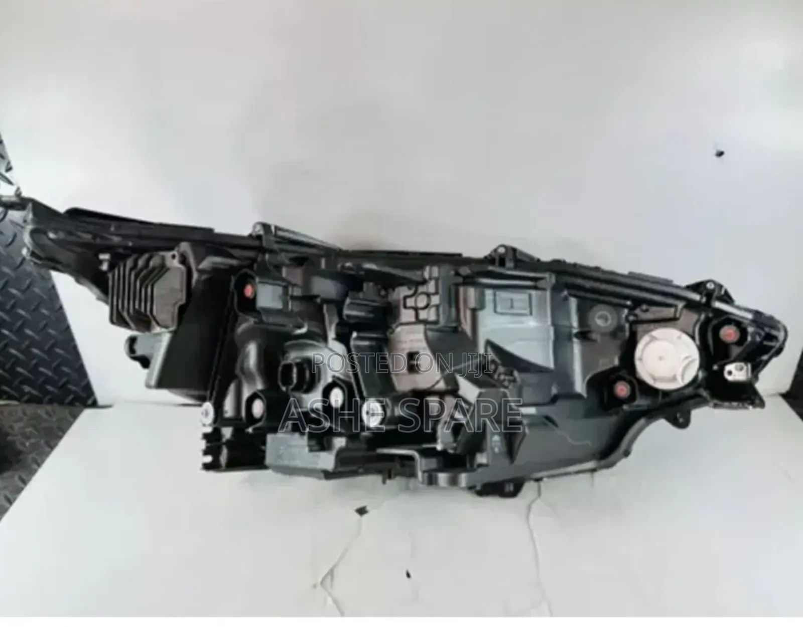 Ashe Auto Spare Parts (Bz4x Head Light)