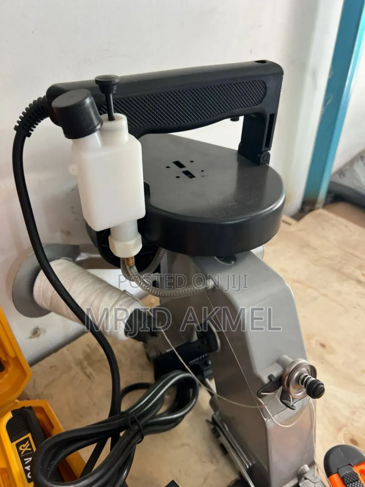 Gk26 =A Bag Closer Machine