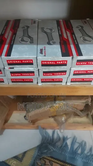 Iveco Fuel Filter Oil Filter የሁሉም አይነት ጀናሬተረ Spare Parts