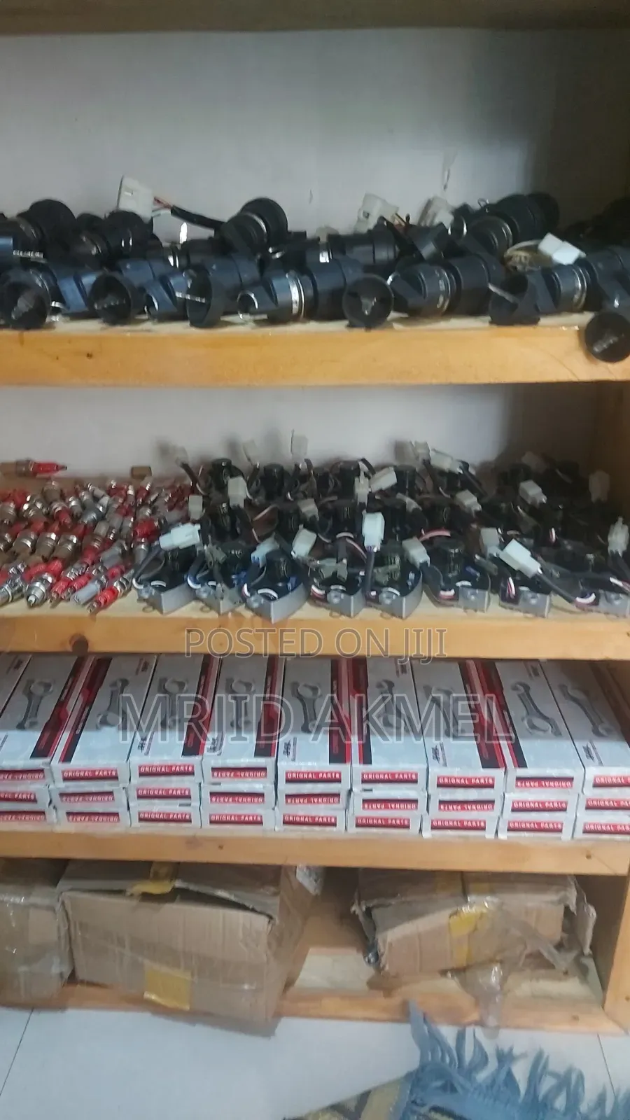 Iveco Fuel Filter Oil Filter የሁሉም አይነት ጀናሬተረ Spare Parts