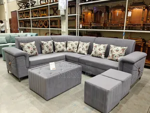 Vintage Nook Sofa Design With Table