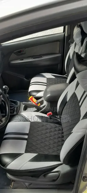 Toyota Hilux 3.0 D-4D 4x4 2014 Silver